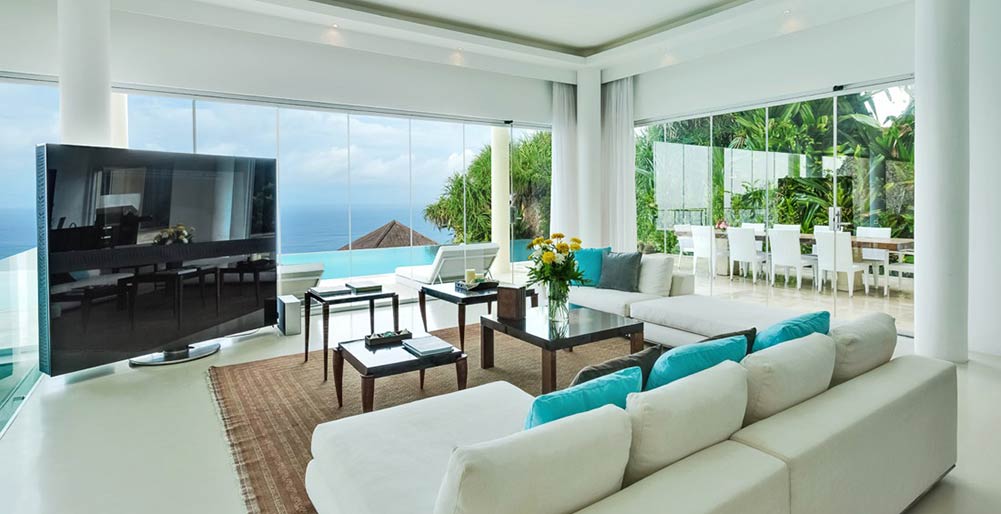 Grand Cliff Front Residence - TV screen